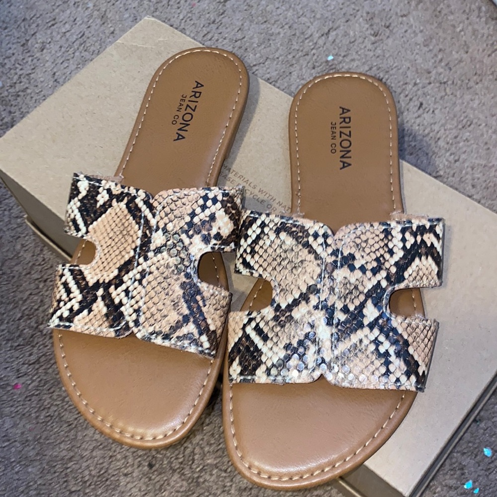 NEVER USED SANDALS